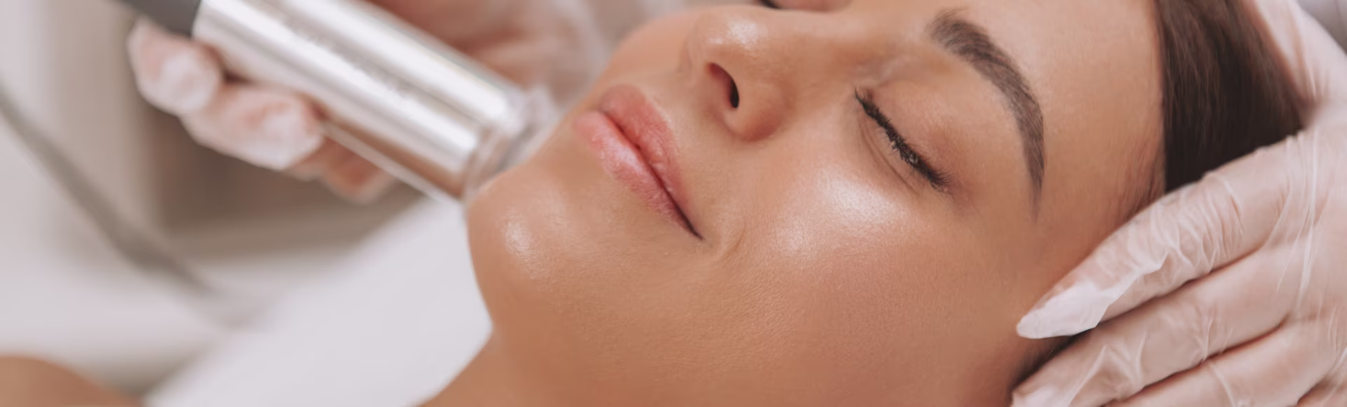 Dermazoom HIFU Facelift Bogotá | Dr. Tatiana Leal | Non-Surgical Results