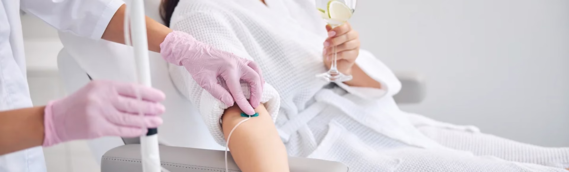 IV Vitamin Therapy Bogotá | Dr. Tatiana Leal | Detox Treatment