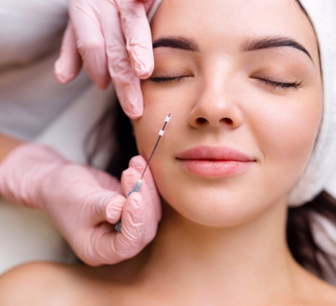 Intradermal application of barbed PDO threads without scars in Bogotá