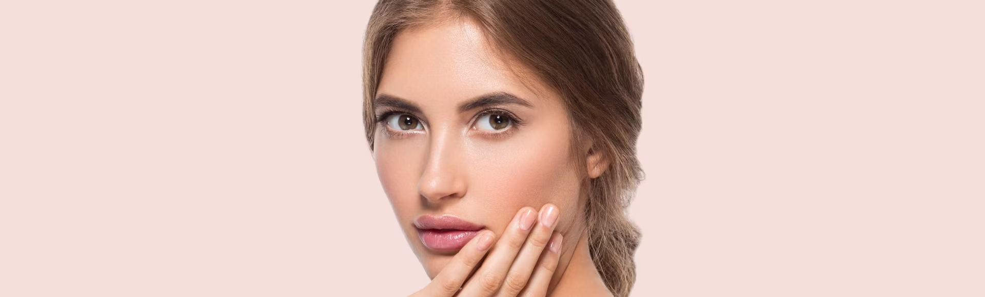 Photo of a tensor threads treatment with Dr. Tatiana Leal